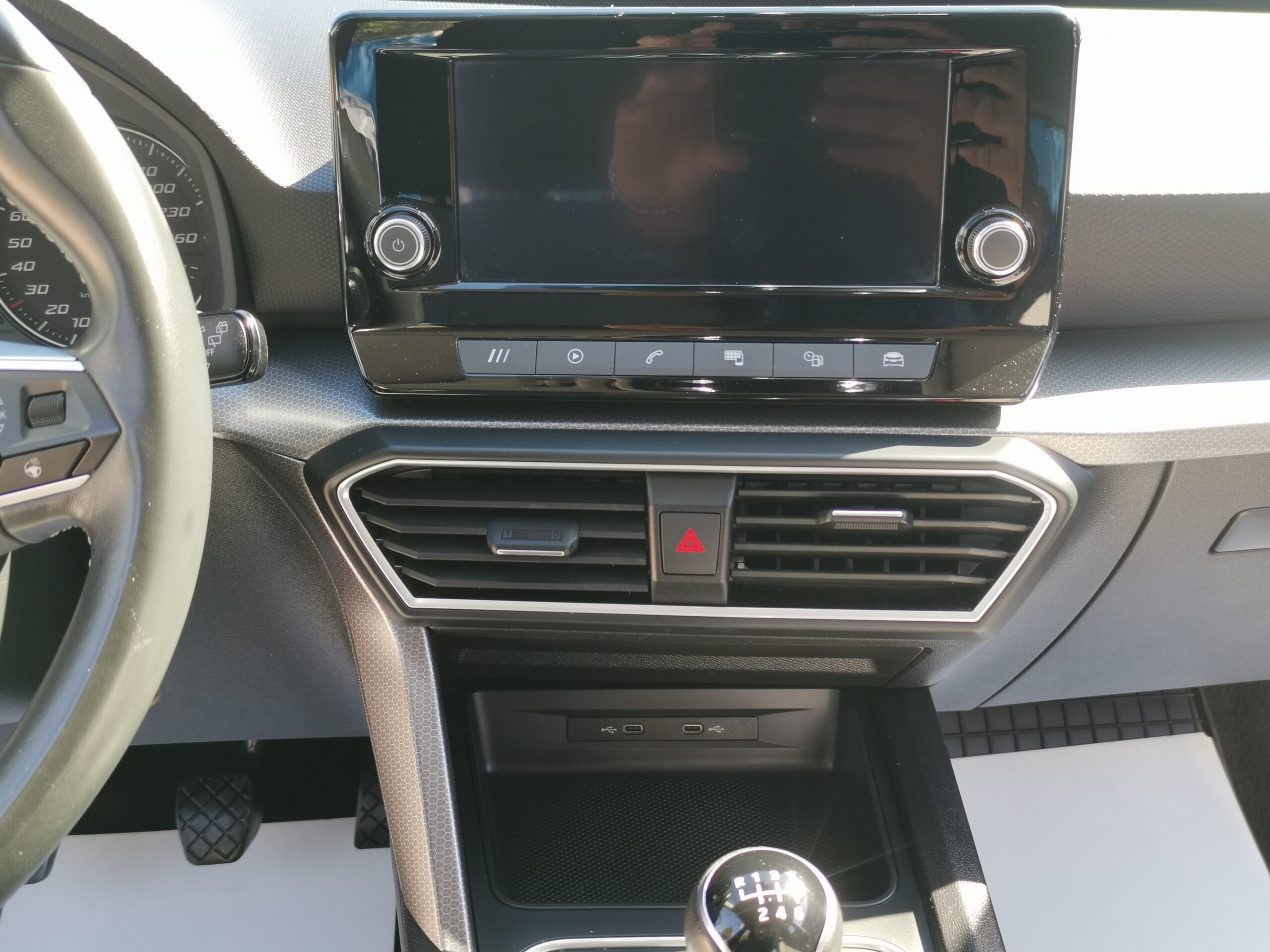 SEAT LEON ST 2.0 TDI Style MO.-i. 1. Tulaj. Szervizkönyv! ÁFÁ-s! TEMPOMAT. PARKRADAR. LED. ALUFELNI