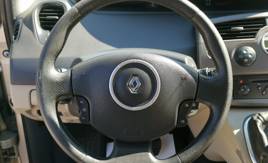 RENAULT SCENIC Scénic 1.5 dCi Kaleido MO.-i. 2. Tulaj. DIGIT KLÍMA. TEMPOMAT. PANORÁMA TETŐ