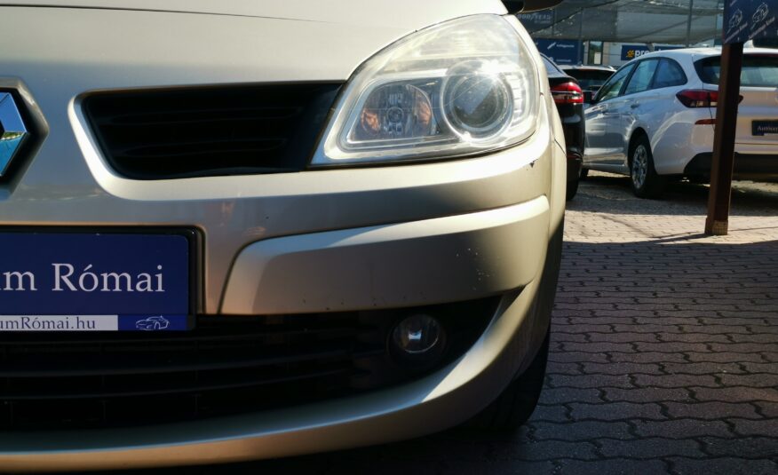 RENAULT SCENIC Scénic 1.5 dCi Kaleido MO.-i. 2. Tulaj. DIGIT KLÍMA. TEMPOMAT. PANORÁMA TETŐ