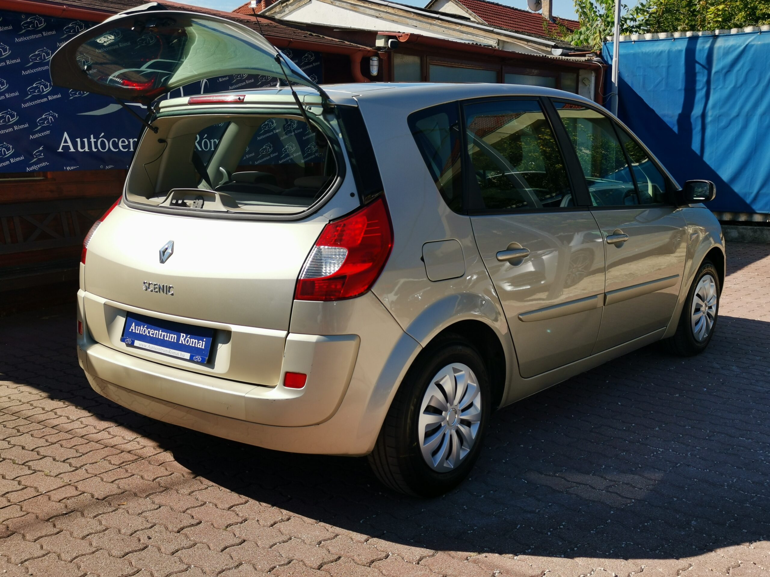 RENAULT SCENIC Scénic 1.5 dCi Kaleido MO.-i. 2. Tulaj. DIGIT KLÍMA. TEMPOMAT. PANORÁMA TETŐ