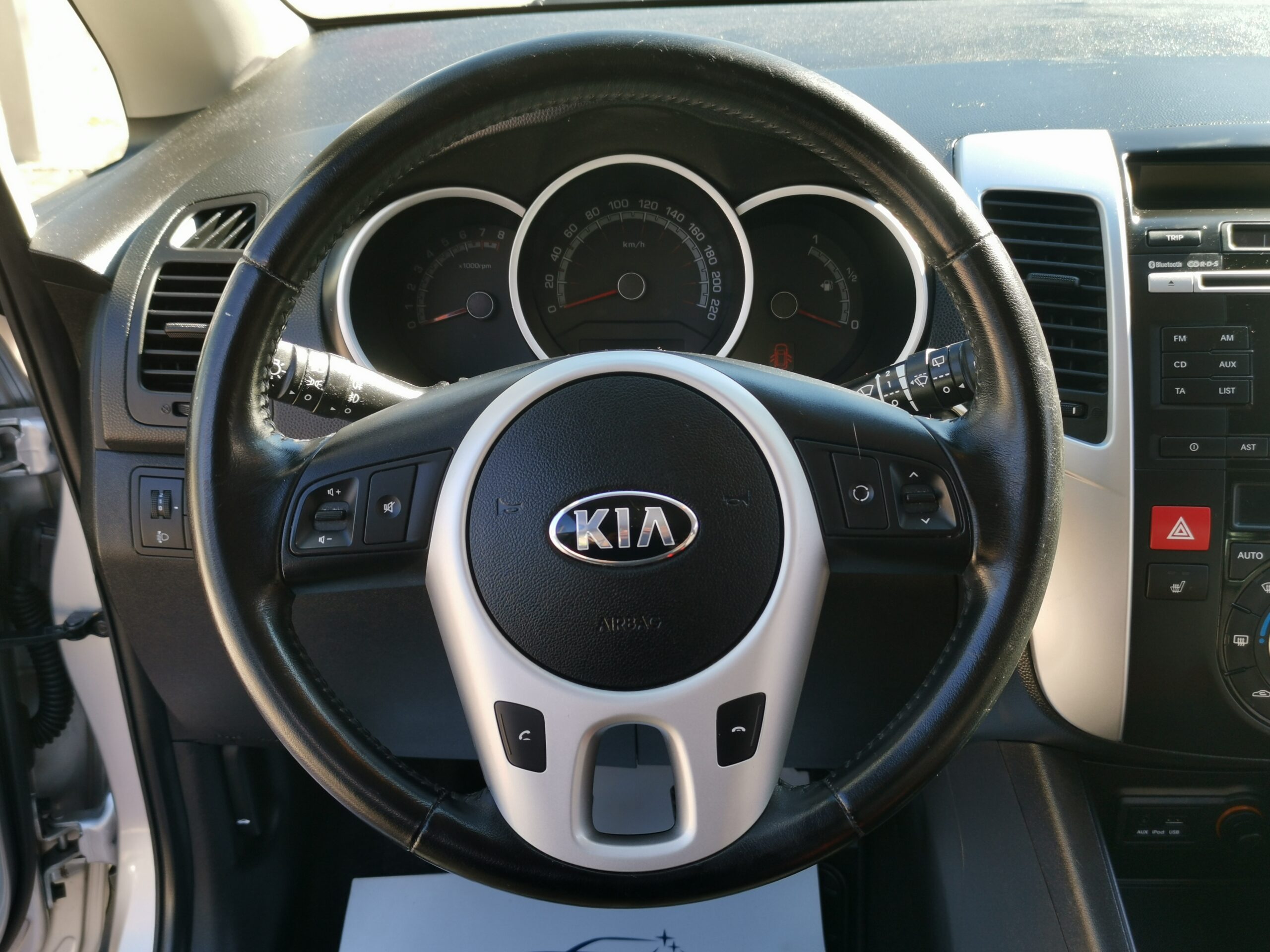 KIA VENGA 1.6 EX 98.000km! 1. Tulaj. Szervizkönyv! DIGIT KLÍMA. PARKRADAR. VONÓHOROG