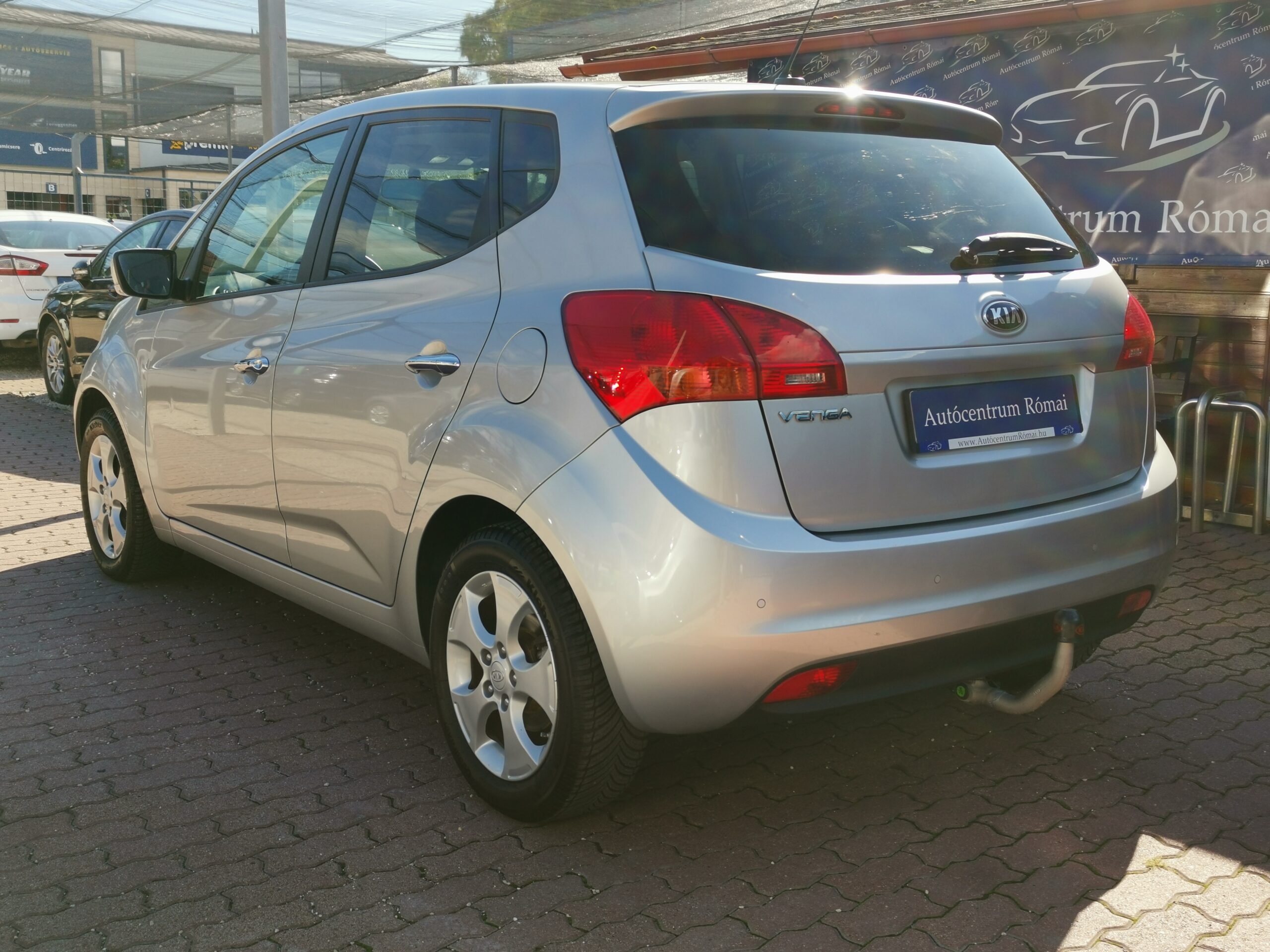 KIA VENGA 1.6 EX 98.000km! 1. Tulaj. Szervizkönyv! DIGIT KLÍMA. PARKRADAR. VONÓHOROG