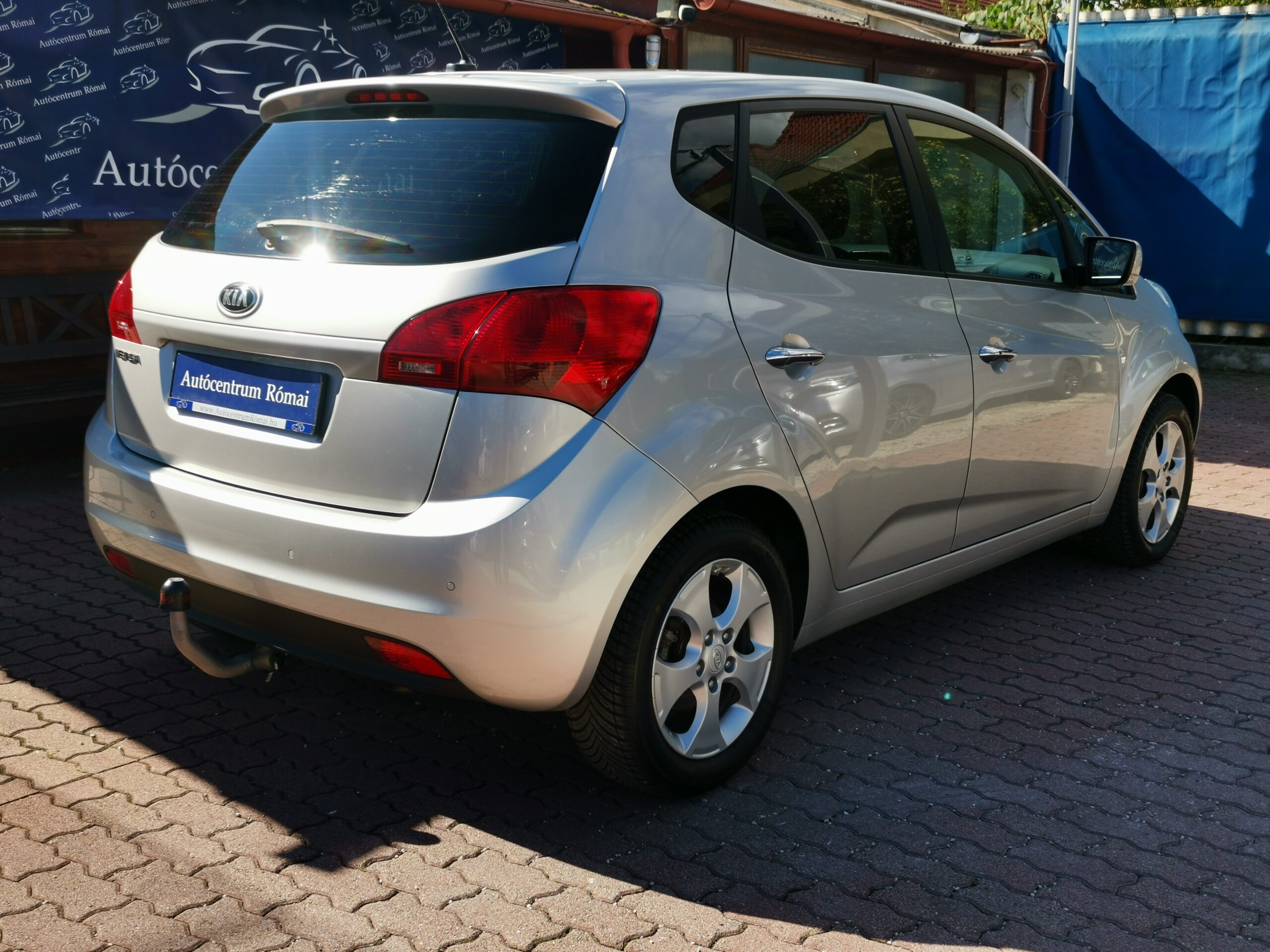 KIA VENGA 1.6 EX 98.000km! 1. Tulaj. Szervizkönyv! DIGIT KLÍMA. PARKRADAR. VONÓHOROG