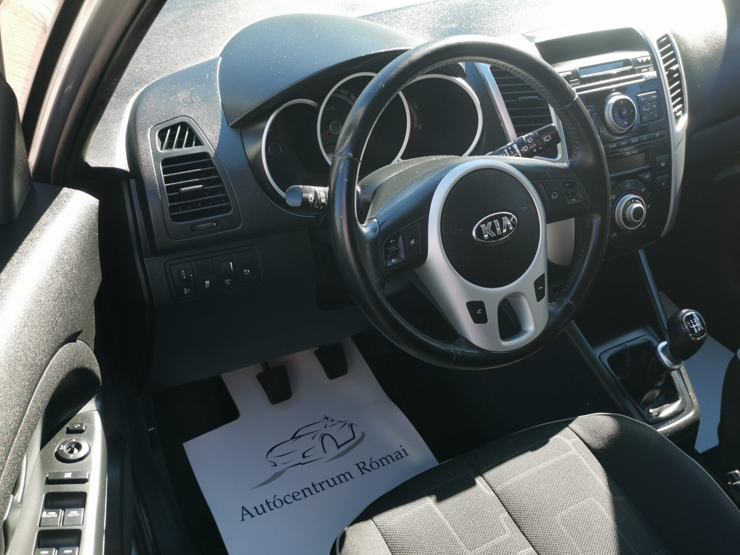 KIA VENGA 1.6 EX 98.000km! 1. Tulaj. Szervizkönyv! DIGIT KLÍMA. PARKRADAR. VONÓHOROG