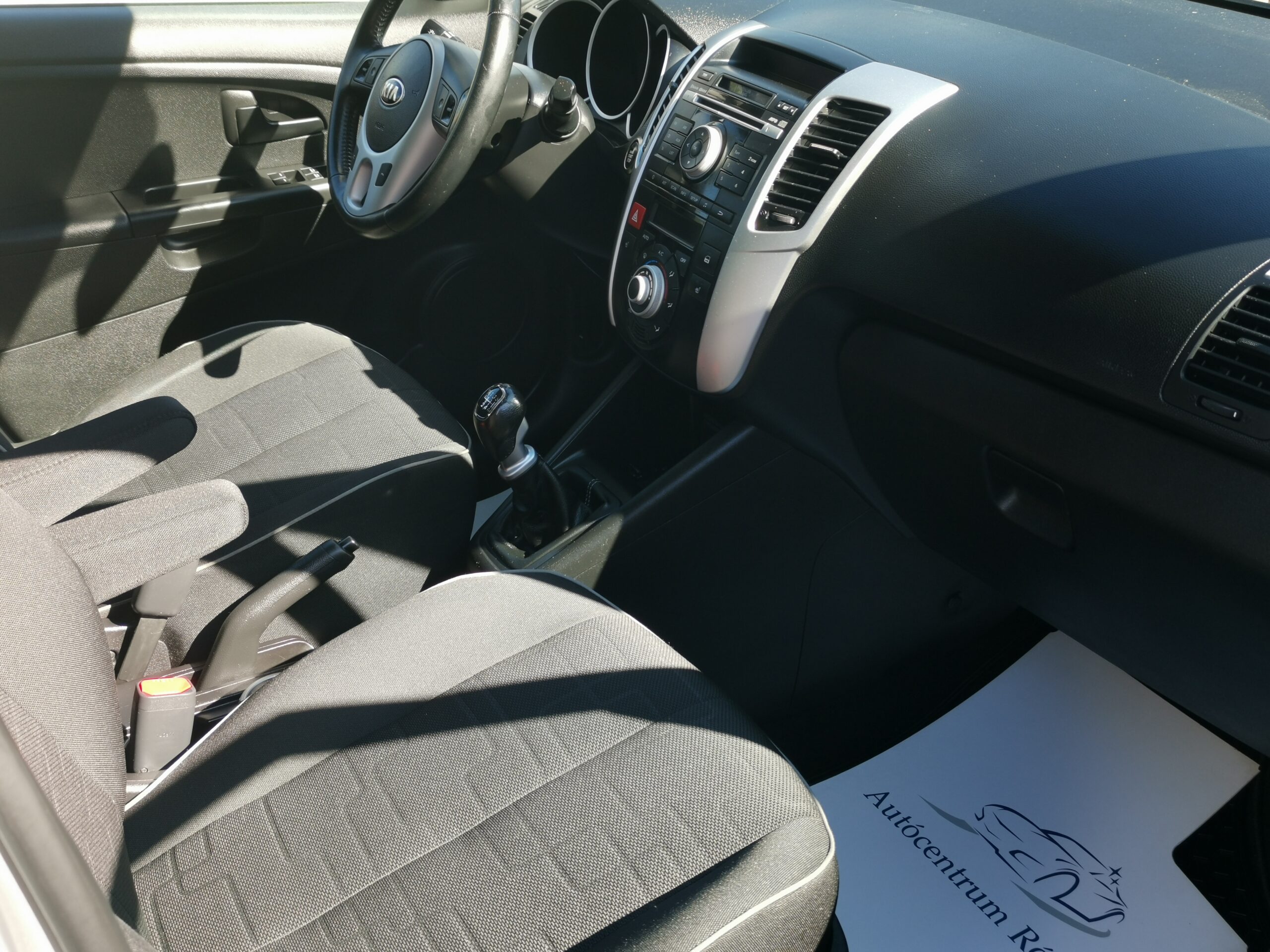 KIA VENGA 1.6 EX 98.000km! 1. Tulaj. Szervizkönyv! DIGIT KLÍMA. PARKRADAR. VONÓHOROG