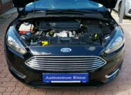 FORD FOCUS 1.5 TDCI Titanium MO.-i. 1. Tulaj. Szervizkönyv! NAVIGÁCIÓ. TEMPOMAT. PARKRADAR. ÜLÉSFŰTÉS