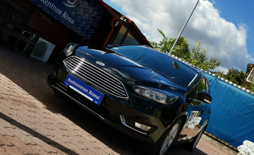 FORD FOCUS 1.5 TDCI Titanium MO.-i. 1. Tulaj. Szervizkönyv! NAVIGÁCIÓ. TEMPOMAT. PARKRADAR. ÜLÉSFŰTÉS
