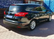 FORD FOCUS 1.5 TDCI Titanium MO.-i. 1. Tulaj. Szervizkönyv! NAVIGÁCIÓ. TEMPOMAT. PARKRADAR. ÜLÉSFŰTÉS