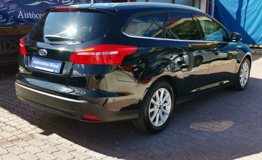 FORD FOCUS 1.5 TDCI Titanium MO.-i. 1. Tulaj. Szervizkönyv! NAVIGÁCIÓ. TEMPOMAT. PARKRADAR. ÜLÉSFŰTÉS