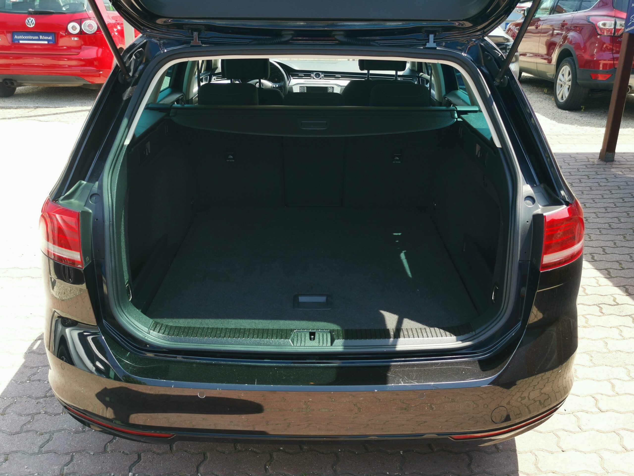 VOLKSWAGEN PASSAT VIII Variant 2.0 TDI BMT Comfortline TEMPOMAT. NAVIGÁCIÓ. ÜLÉSFŰTÉS. PARKRADAR