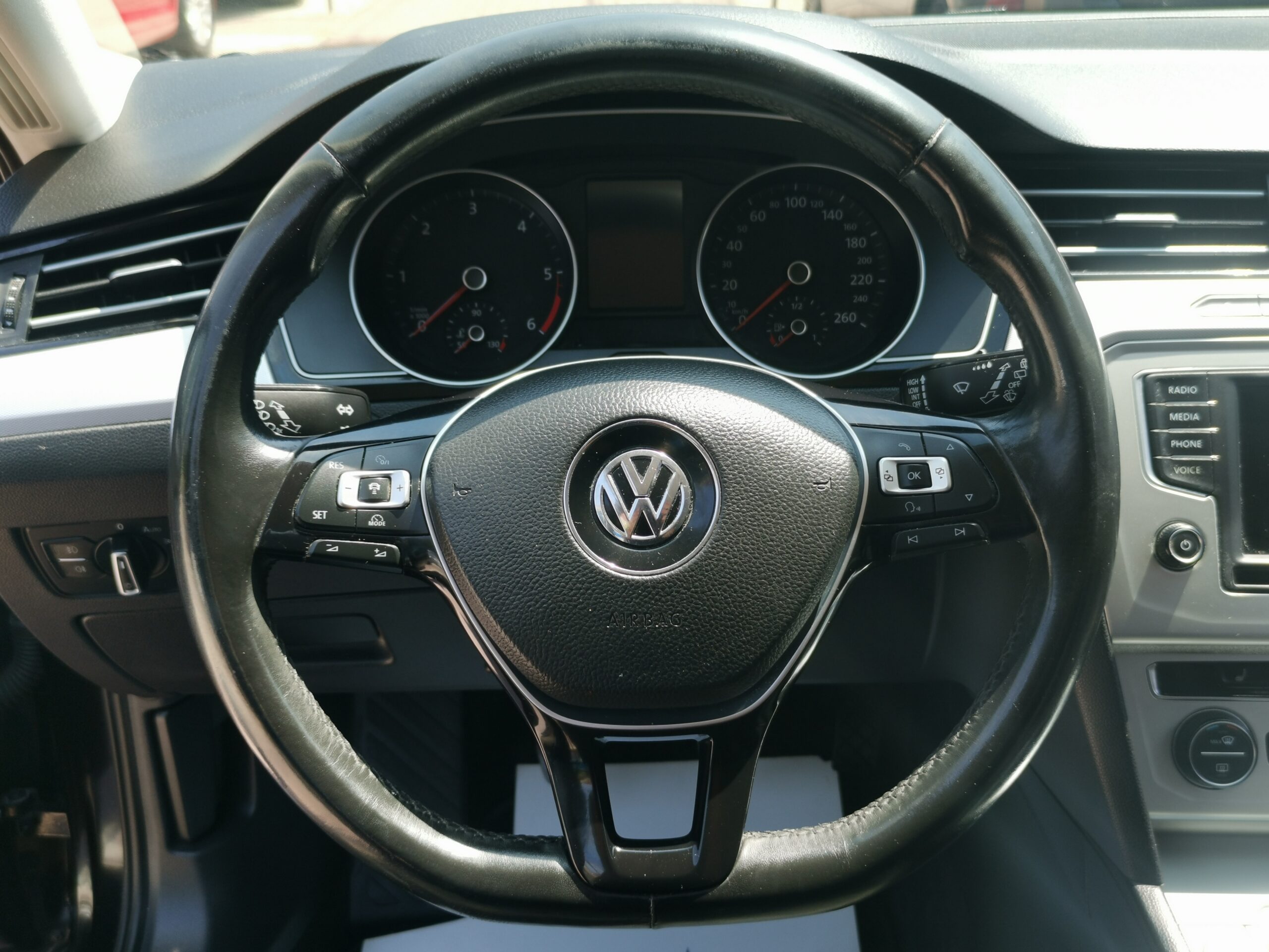 VOLKSWAGEN PASSAT VIII Variant 2.0 TDI BMT Comfortline TEMPOMAT. NAVIGÁCIÓ. ÜLÉSFŰTÉS. PARKRADAR