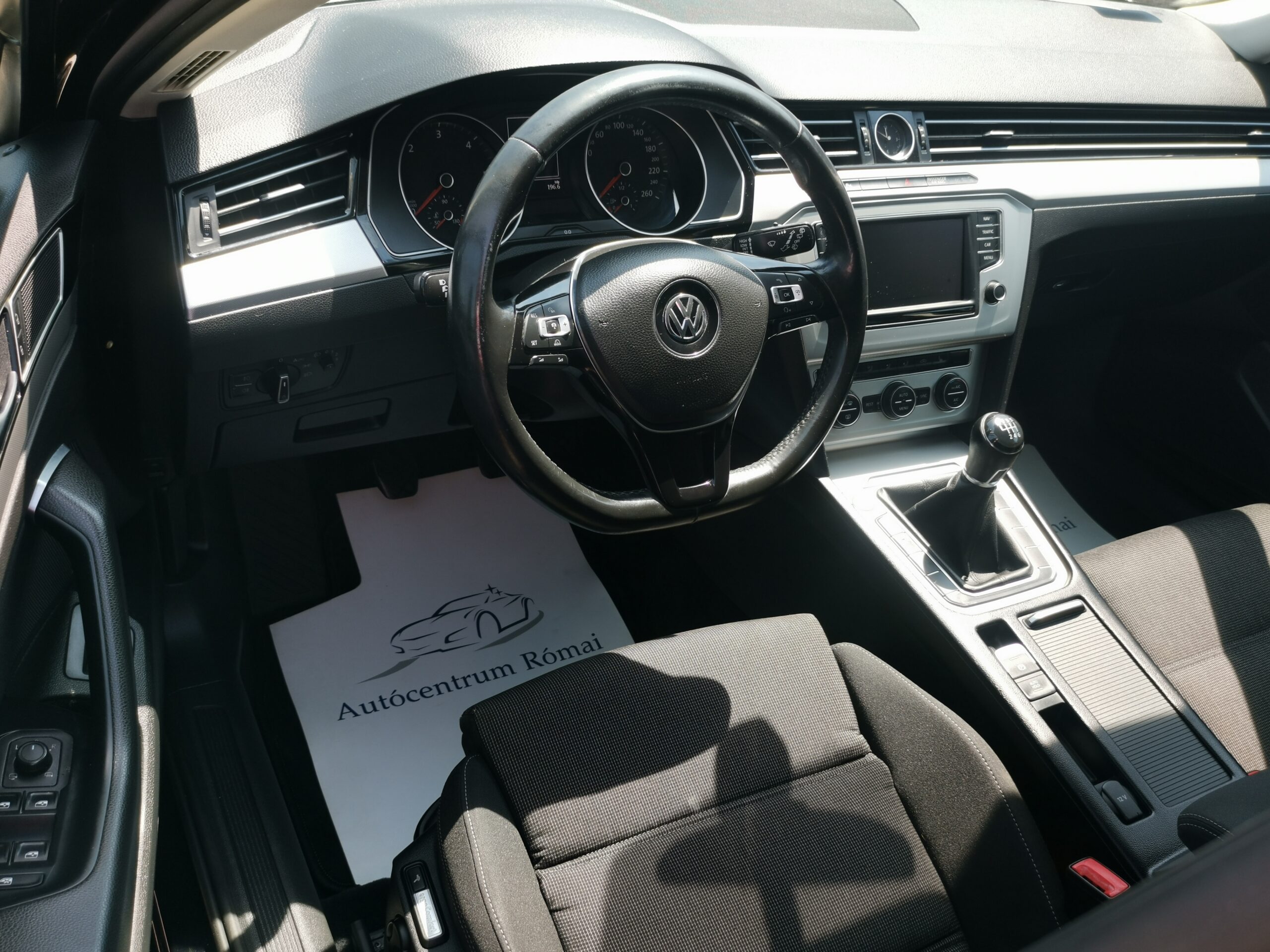 VOLKSWAGEN PASSAT VIII Variant 2.0 TDI BMT Comfortline TEMPOMAT. NAVIGÁCIÓ. ÜLÉSFŰTÉS. PARKRADAR