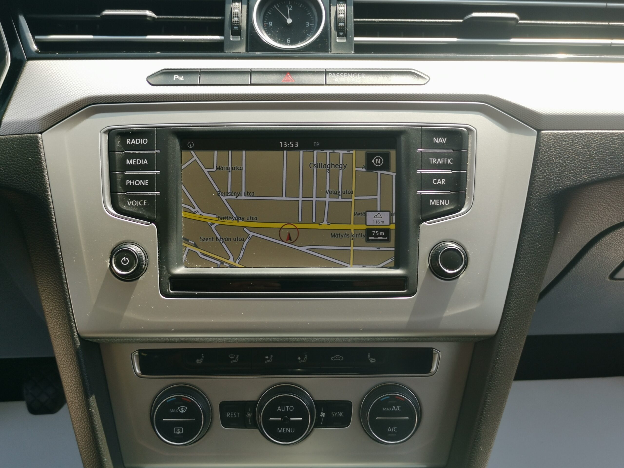 VOLKSWAGEN PASSAT VIII Variant 2.0 TDI BMT Comfortline TEMPOMAT. NAVIGÁCIÓ. ÜLÉSFŰTÉS. PARKRADAR