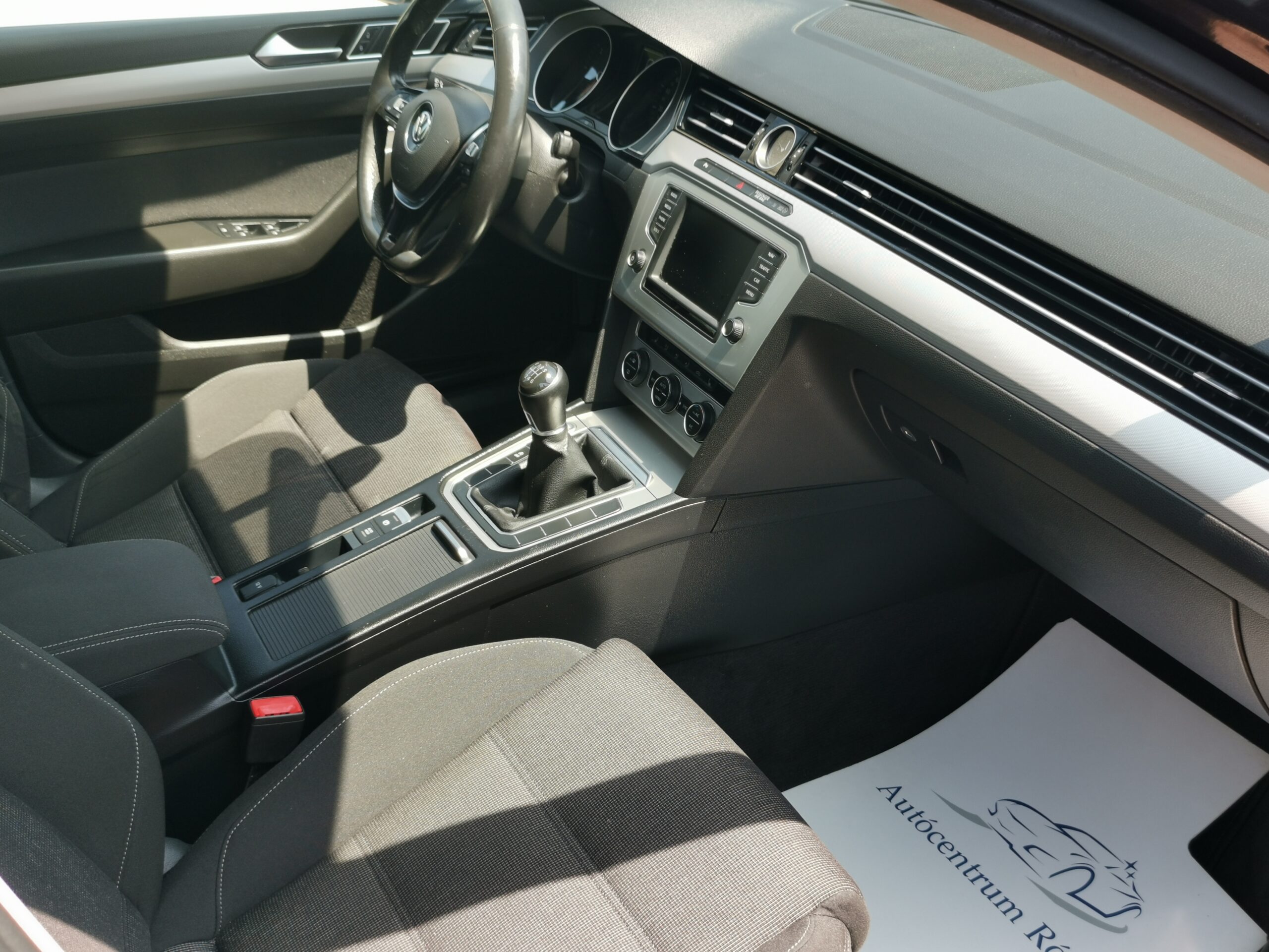 VOLKSWAGEN PASSAT VIII Variant 2.0 TDI BMT Comfortline TEMPOMAT. NAVIGÁCIÓ. ÜLÉSFŰTÉS. PARKRADAR