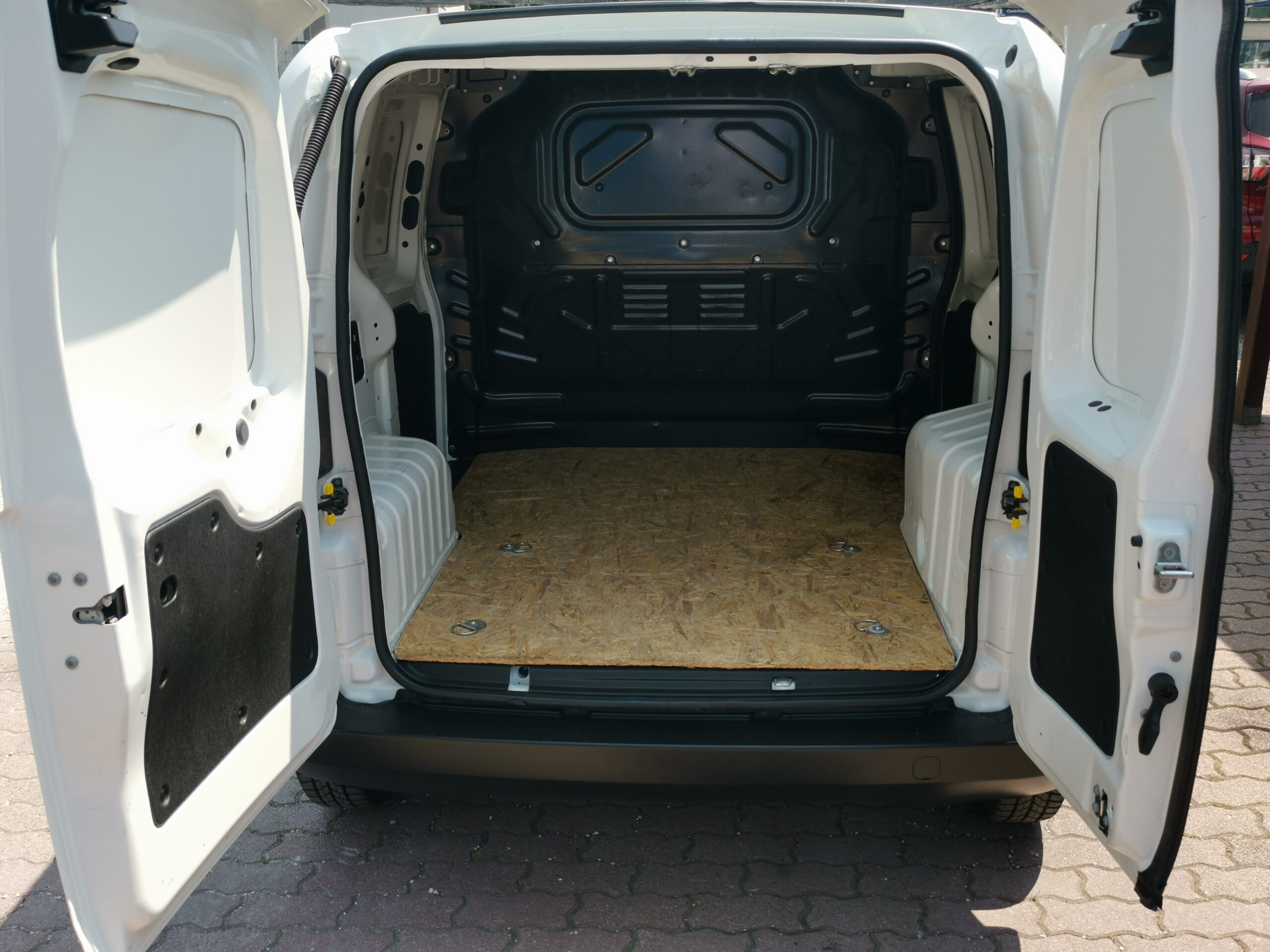 FIAT FIORINO 1.3 Mjet E6 35.000km! 1. Tulaj. KLÍMA. ELEKTROMOS ABLAK. TEMPOMAT. KÖDLÁMPA