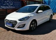 HYUNDAI I30 1.4 MPi Life Passion 98.000km! 2. Tulaj. TEMPOMAT. PARKRADAR. ÜLÉSFŰTÉS. ALUFELNI