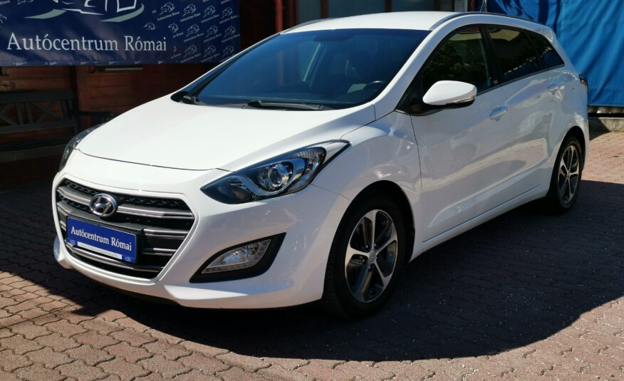 HYUNDAI I30 1.4 MPi Life Passion 98.000km! 2. Tulaj. TEMPOMAT. PARKRADAR. ÜLÉSFŰTÉS. ALUFELNI