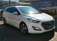 HYUNDAI I30 1.4 MPi Life Passion 98.000km! 2. Tulaj. TEMPOMAT. PARKRADAR. ÜLÉSFŰTÉS. ALUFELNI