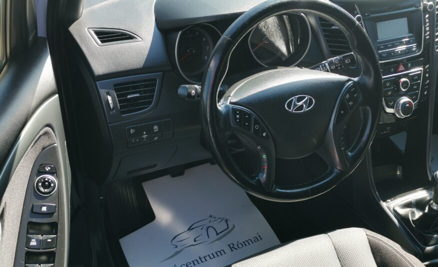 HYUNDAI I30 1.4 MPi Life Passion 98.000km! 2. Tulaj. TEMPOMAT. PARKRADAR. ÜLÉSFŰTÉS. ALUFELNI