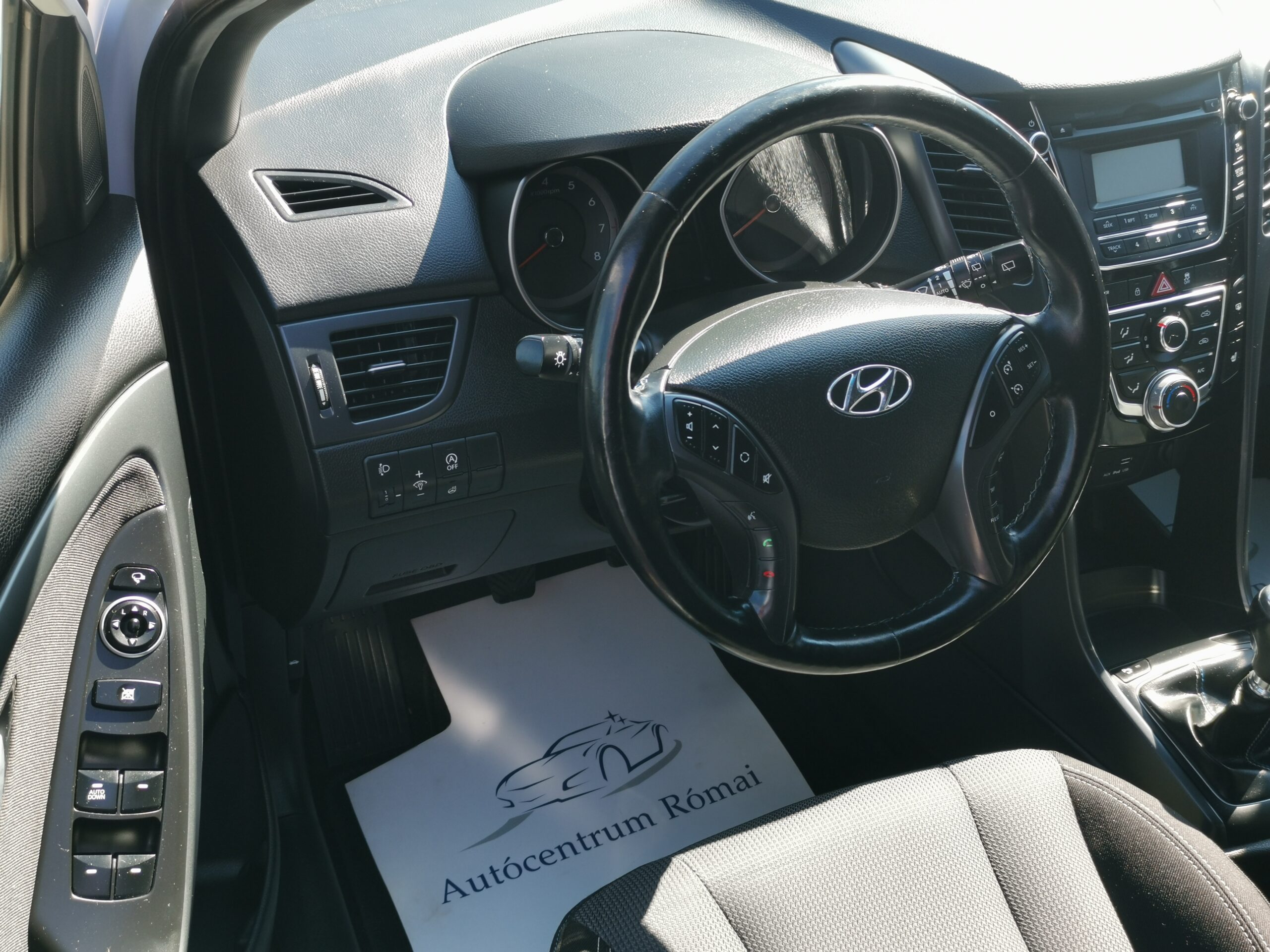 HYUNDAI I30 1.4 MPi Life Passion 98.000km! 2. Tulaj. TEMPOMAT. PARKRADAR. ÜLÉSFŰTÉS. ALUFELNI