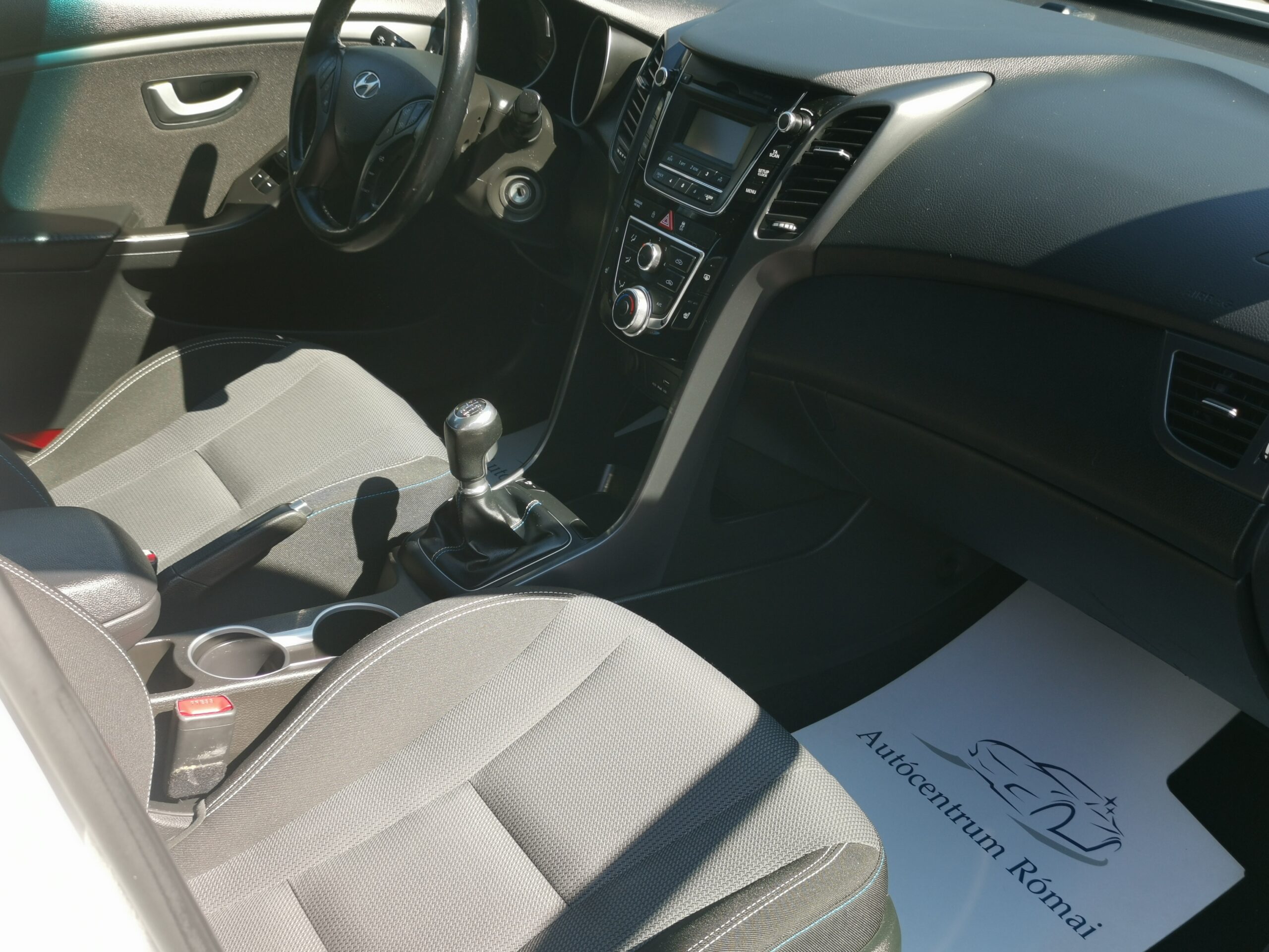 HYUNDAI I30 1.4 MPi Life Passion 98.000km! 2. Tulaj. TEMPOMAT. PARKRADAR. ÜLÉSFŰTÉS. ALUFELNI