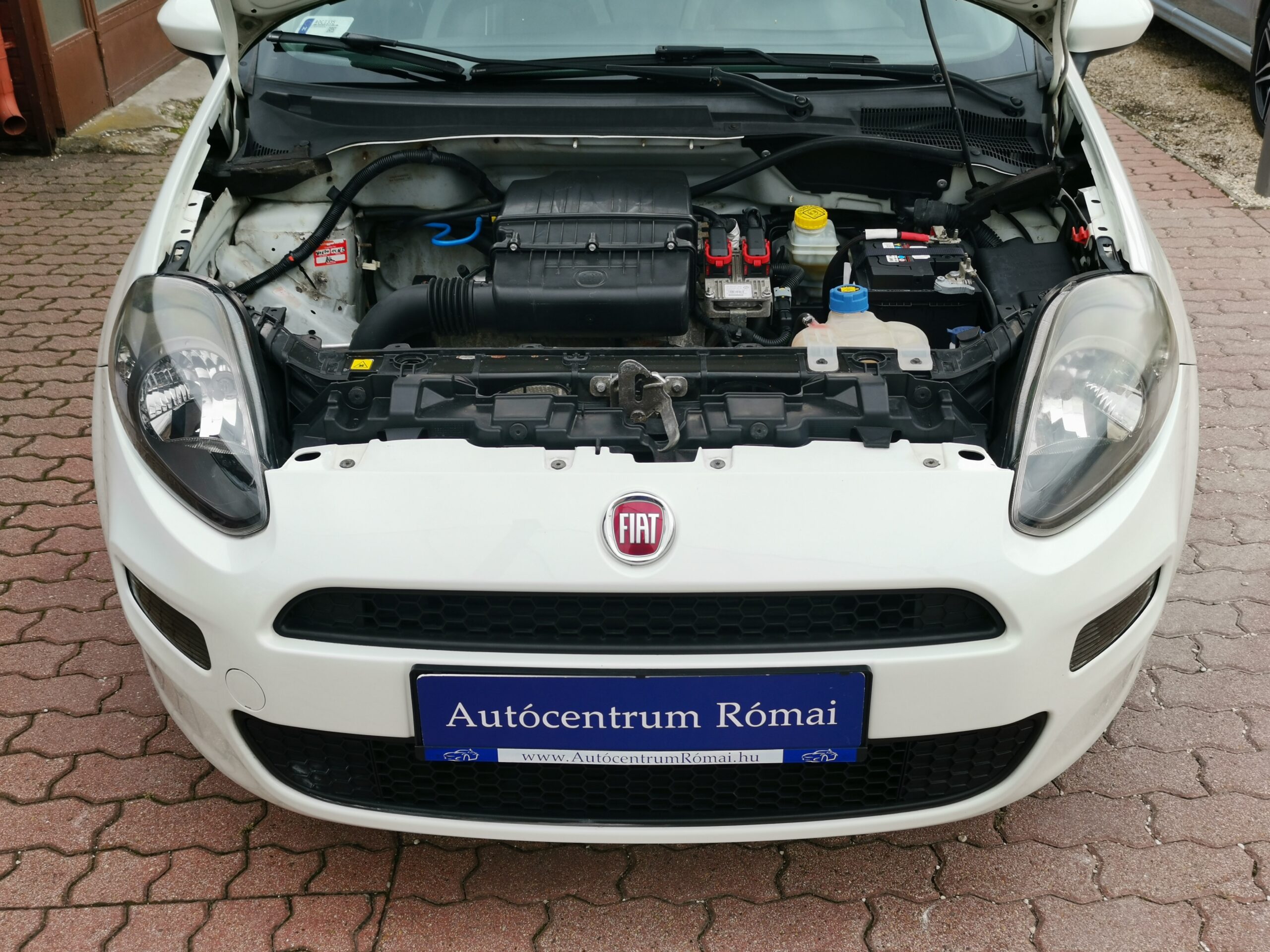 FIAT PUNTO 1.2 Pop Szervizkönyv! KLÍMA. ALUFELNI. ELEKTROMOS ABLAK