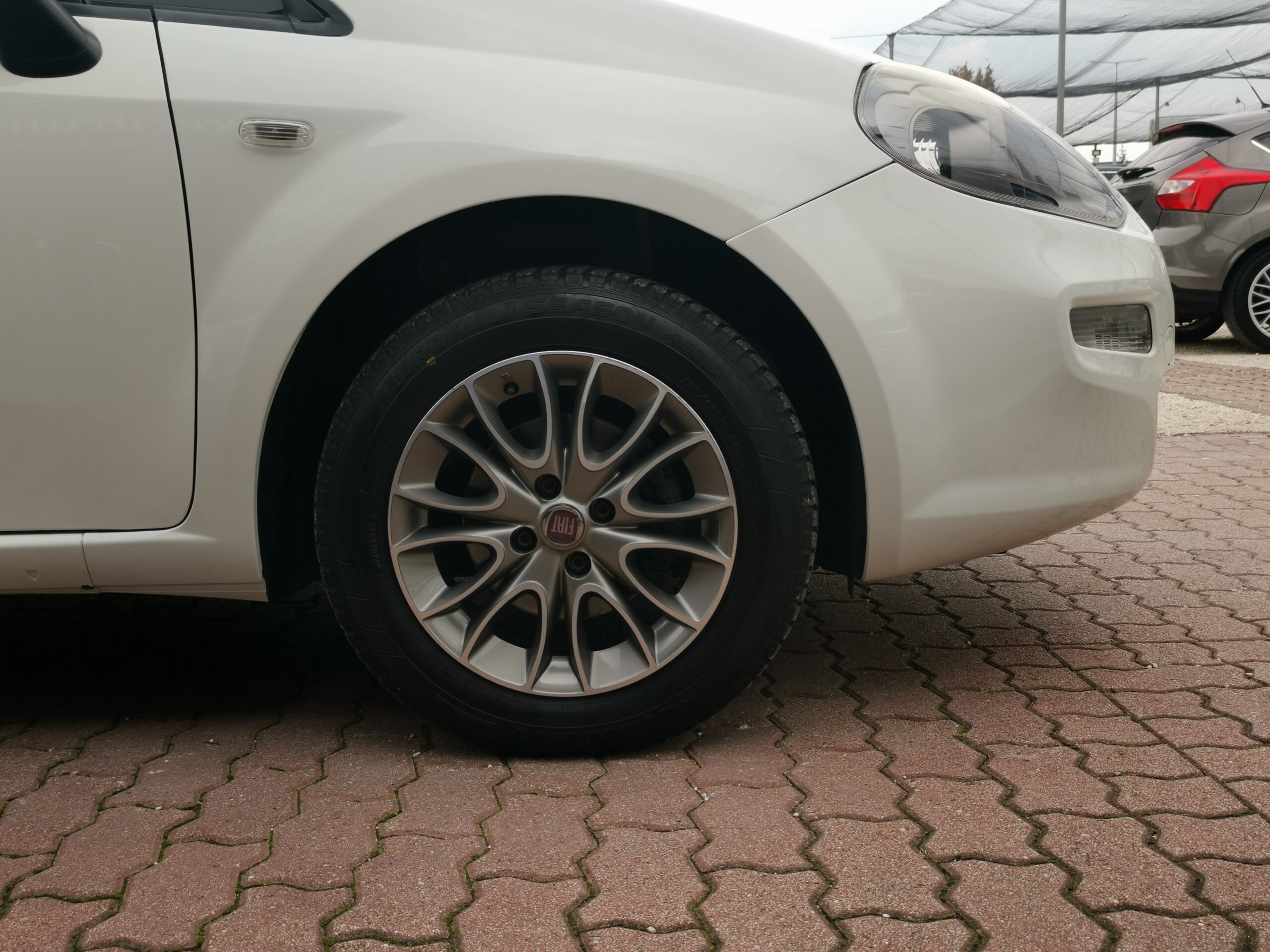 FIAT PUNTO 1.2 Pop Szervizkönyv! KLÍMA. ALUFELNI. ELEKTROMOS ABLAK