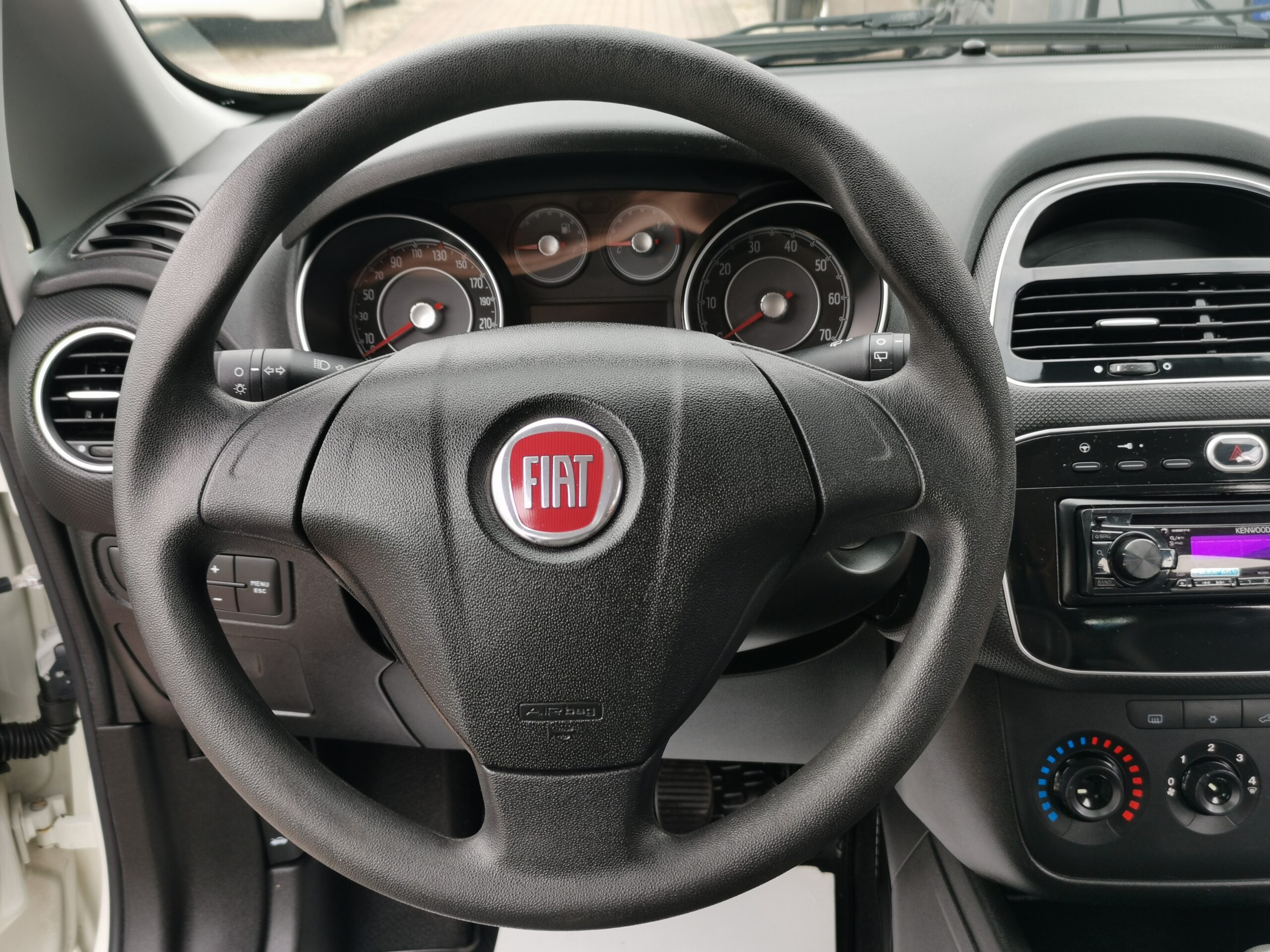 FIAT PUNTO 1.2 Pop Szervizkönyv! KLÍMA. ALUFELNI. ELEKTROMOS ABLAK