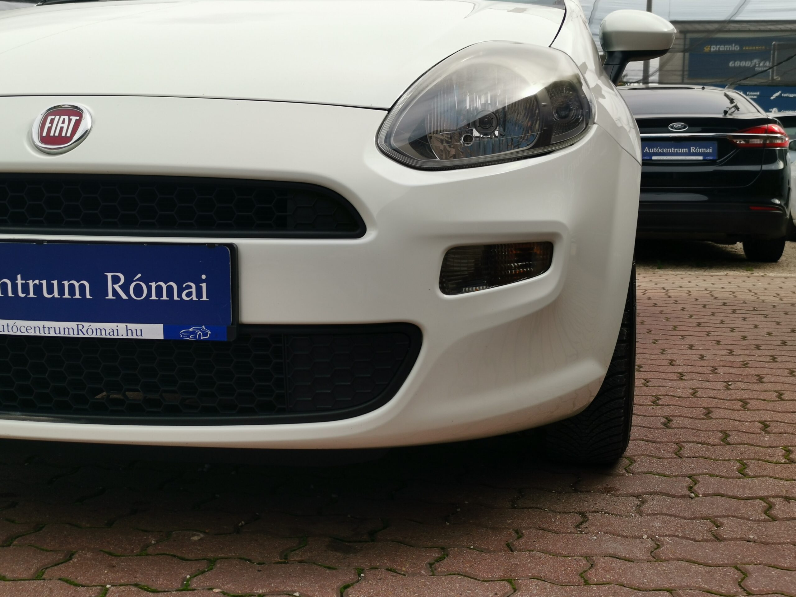 FIAT PUNTO 1.2 Pop Szervizkönyv! KLÍMA. ALUFELNI. ELEKTROMOS ABLAK