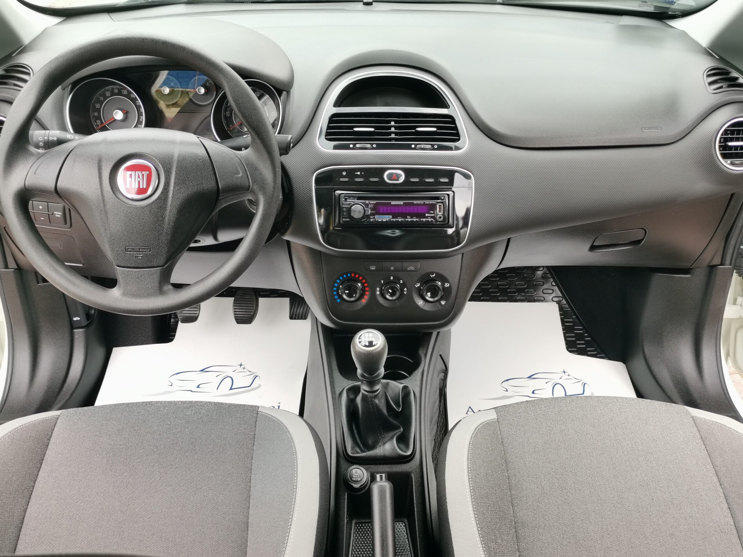 FIAT PUNTO 1.2 Pop Szervizkönyv! KLÍMA. ALUFELNI. ELEKTROMOS ABLAK