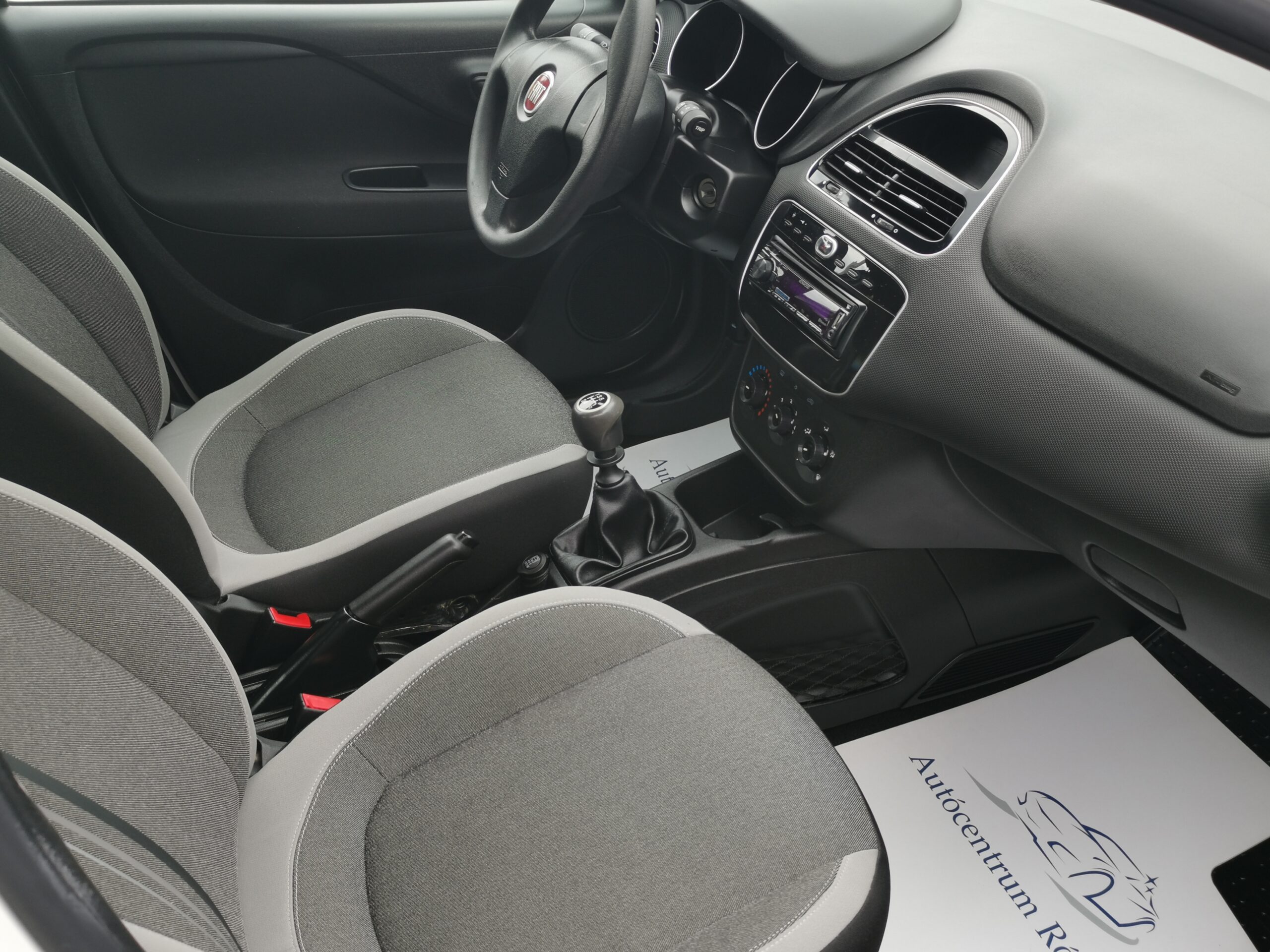 FIAT PUNTO 1.2 Pop Szervizkönyv! KLÍMA. ALUFELNI. ELEKTROMOS ABLAK