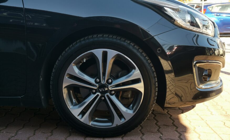 KIA CEE'D 1.6 GDI EX Prémium Platinum! 103.000KM! RITKASÁG! PANORÁMA TETŐ. BŐRBELSŐ. XENON