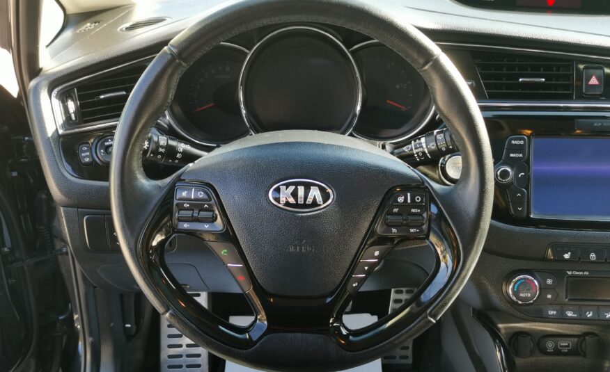 KIA CEE'D 1.6 GDI EX Prémium Platinum! 103.000KM! RITKASÁG! PANORÁMA TETŐ. BŐRBELSŐ. XENON