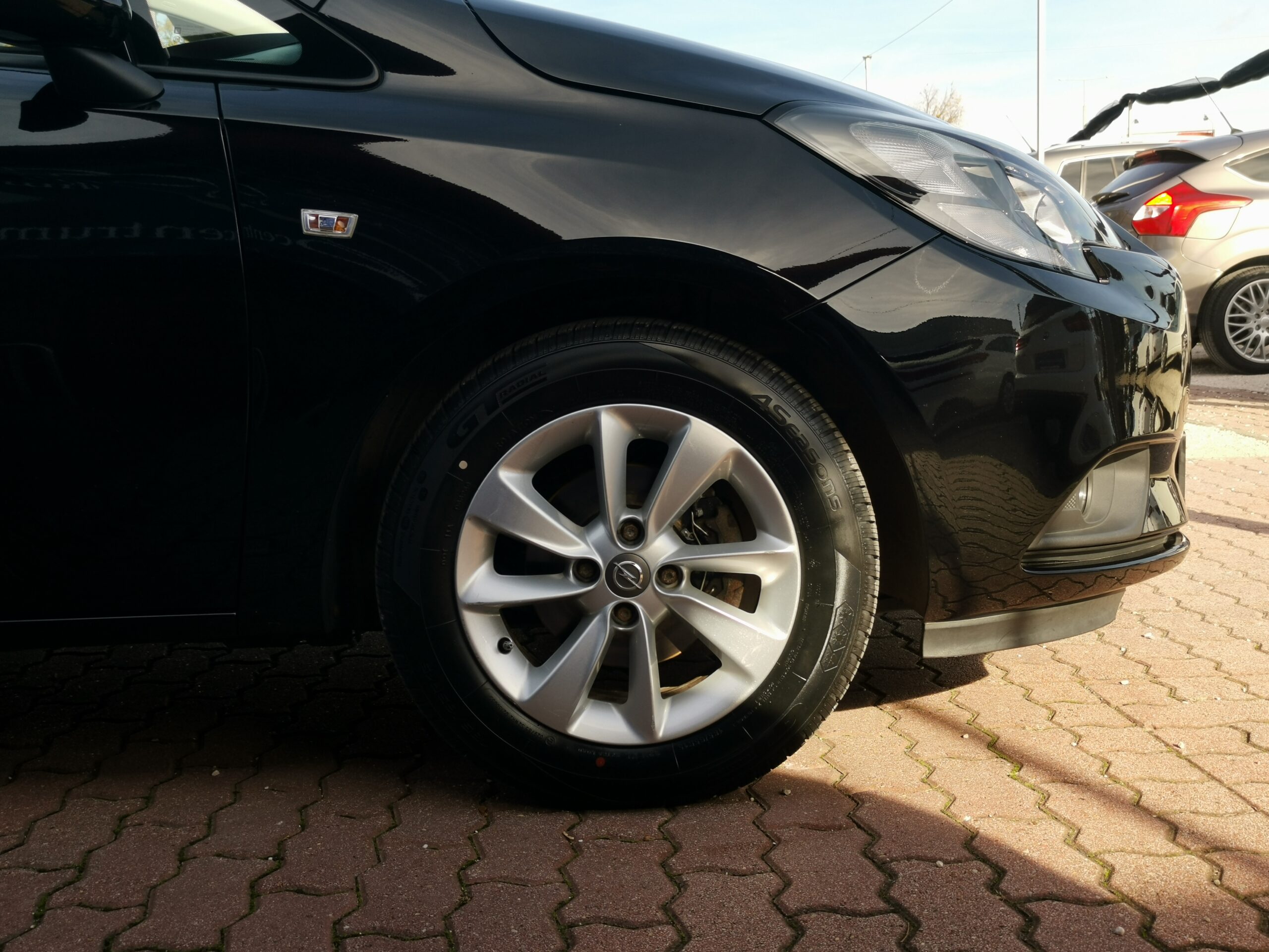 OPEL CORSA E 1.4 Selection 90.000km! TEMPOMAT. PARKRADAR. ÜLÉSFŰTÉS. ALUFELNI