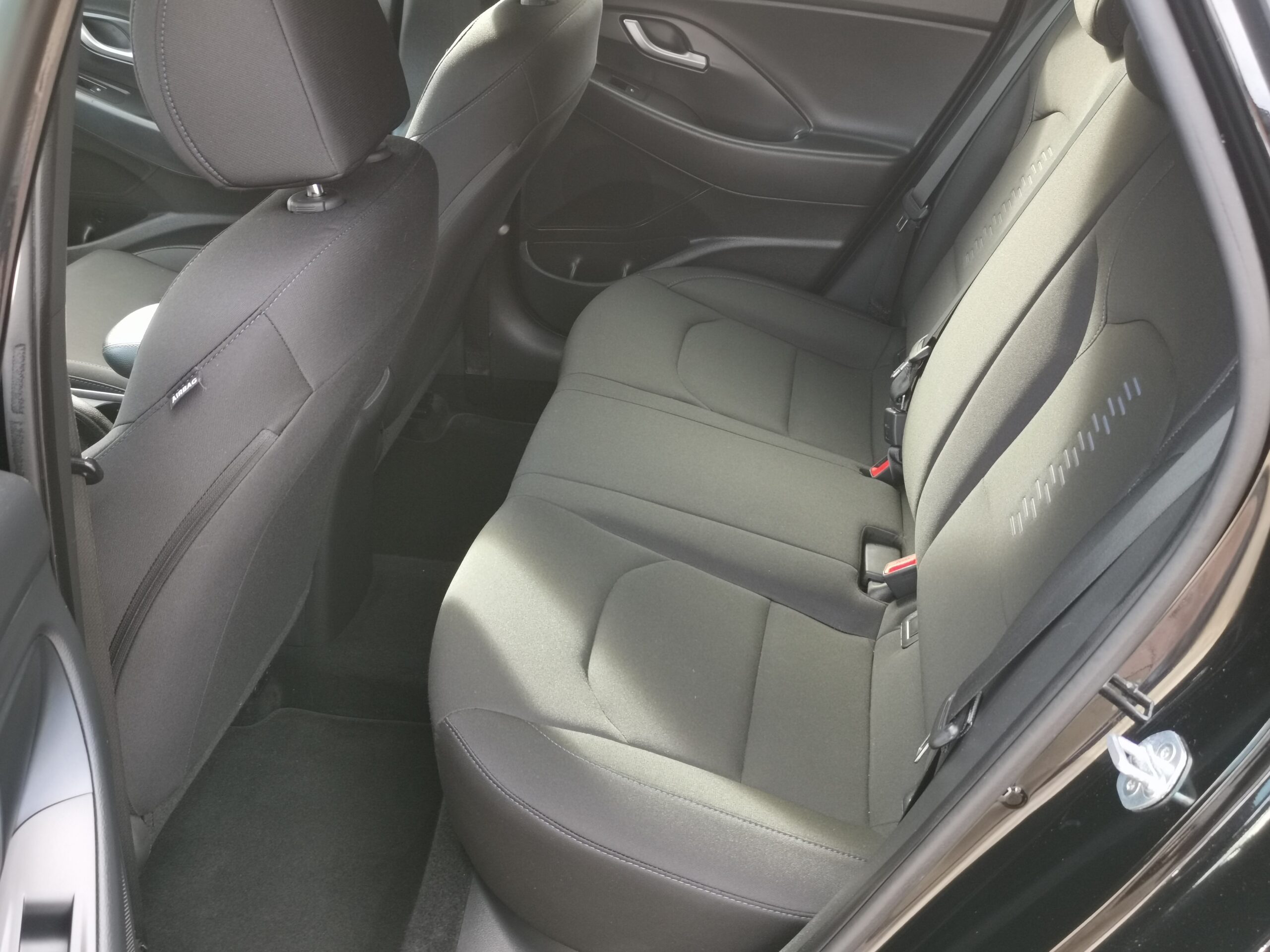 HYUNDAI I30 1.4 MPi GO! 100.000 KM. 2. Tulaj. TEMPOMAT. KAMERA. ÜLÉSFŰTÉS. ALUFELNI