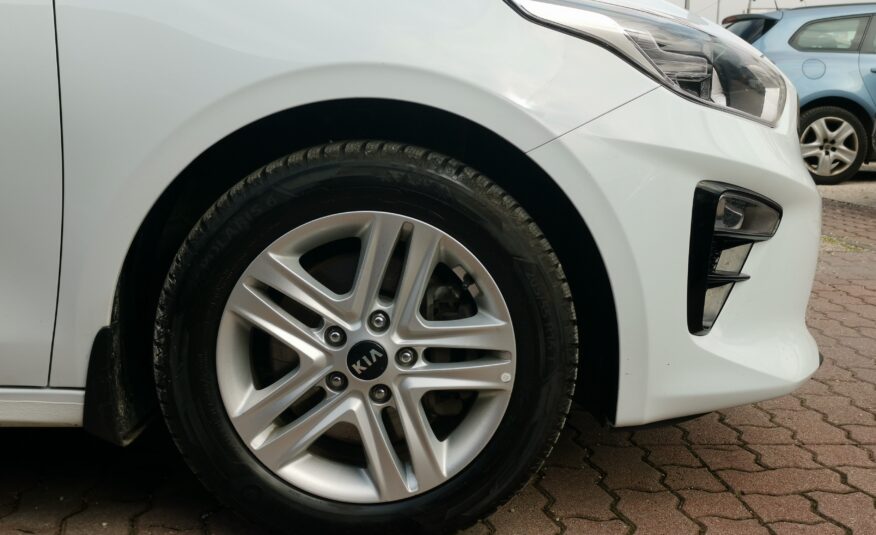 KIA CEE'D Ceed SW 1.6 CRDi HP Hybrid Gold MO.-i. 1. Tulaj. Szervizkönyv! ÁFÁ-s! TEMPOMAT. KAMERA. ÜLÉSFŰTÉS