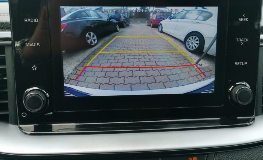KIA CEE'D Ceed SW 1.6 CRDi HP Hybrid Gold MO.-i. 1. Tulaj. Szervizkönyv! ÁFÁ-s! TEMPOMAT. KAMERA. ÜLÉSFŰTÉS