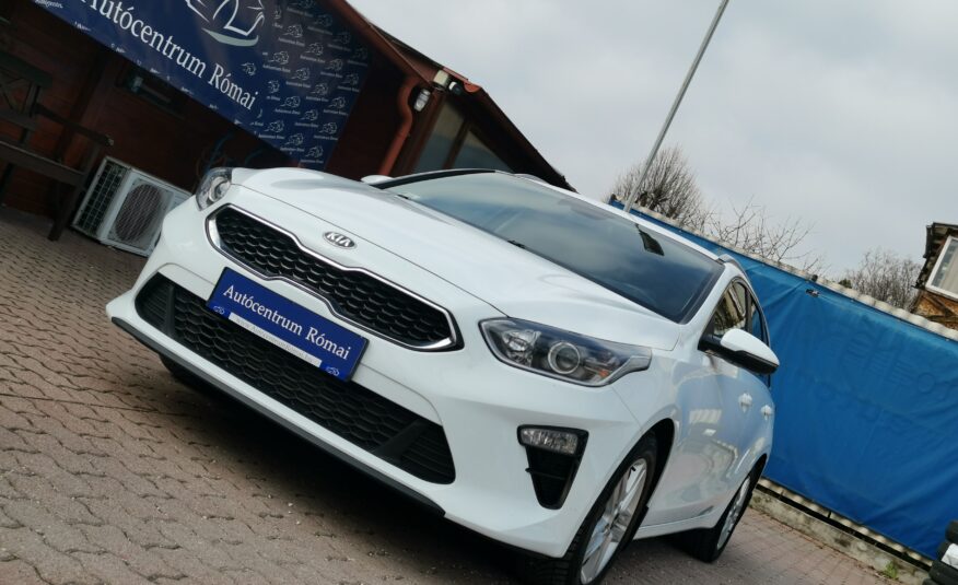 KIA CEE'D Ceed SW 1.6 CRDi HP Hybrid Gold MO.-i. 1. Tulaj. Szervizkönyv! ÁFÁ-s! TEMPOMAT. KAMERA. ÜLÉSFŰTÉS