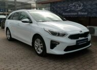 KIA CEE'D Ceed SW 1.6 CRDi HP Hybrid Gold MO.-i. 1. Tulaj. Szervizkönyv! ÁFÁ-s! TEMPOMAT. KAMERA. ÜLÉSFŰTÉS