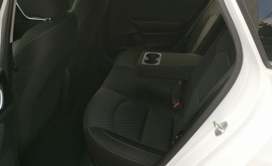 KIA CEE'D Ceed SW 1.6 CRDi HP Hybrid Gold MO.-i. 1. Tulaj. Szervizkönyv! ÁFÁ-s! TEMPOMAT. KAMERA. ÜLÉSFŰTÉS