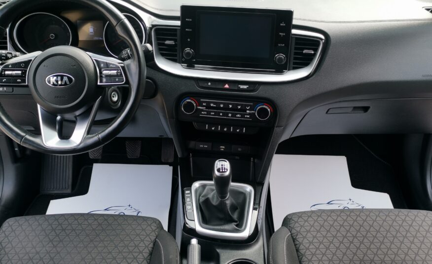KIA CEE'D Ceed SW 1.6 CRDi HP Hybrid Gold MO.-i. 1. Tulaj. Szervizkönyv! ÁFÁ-s! TEMPOMAT. KAMERA. ÜLÉSFŰTÉS