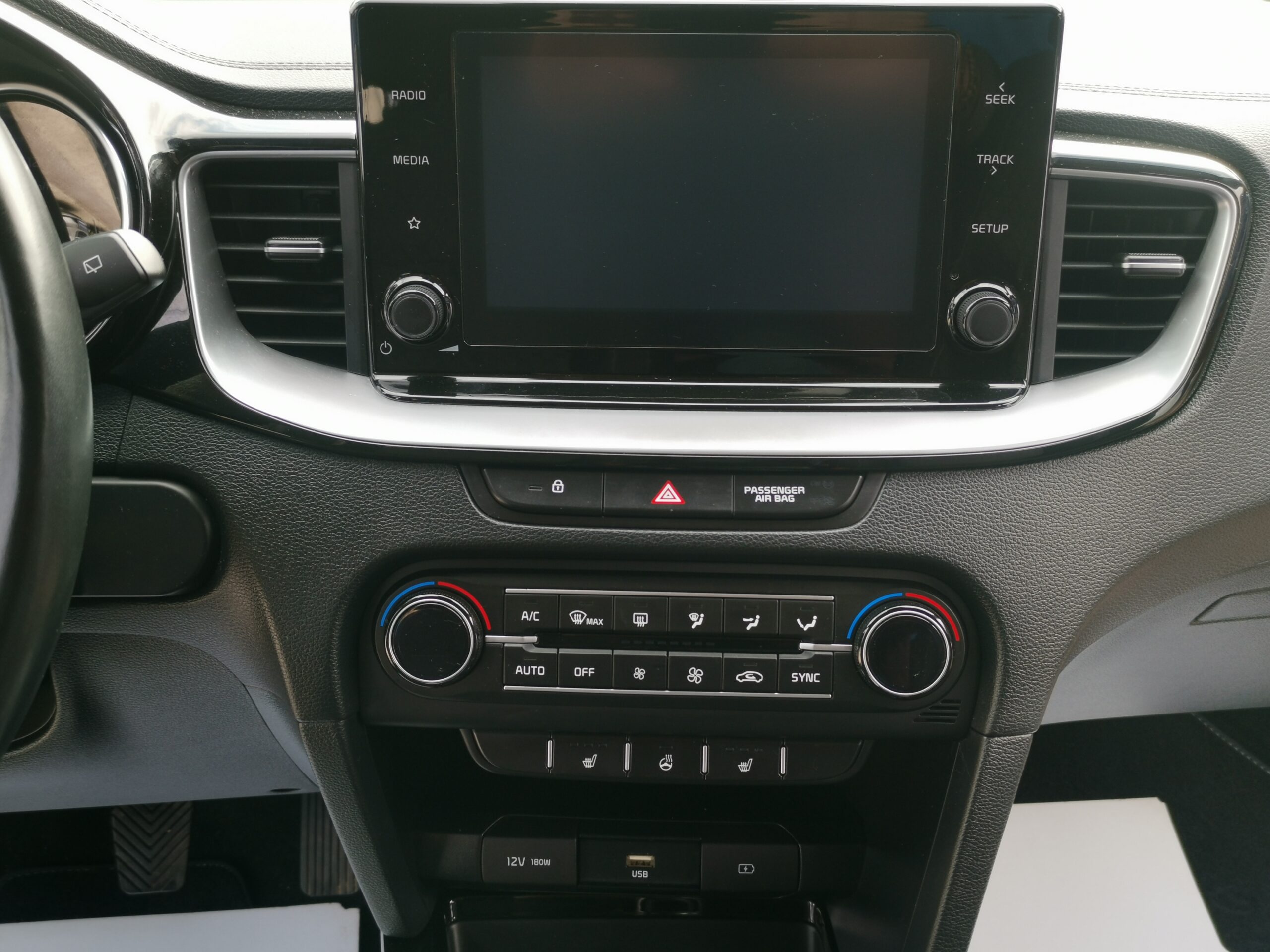 KIA CEE'D Ceed SW 1.6 CRDi HP Hybrid Gold MO.-i. 1. Tulaj. Szervizkönyv! ÁFÁ-s! TEMPOMAT. KAMERA. ÜLÉSFŰTÉS
