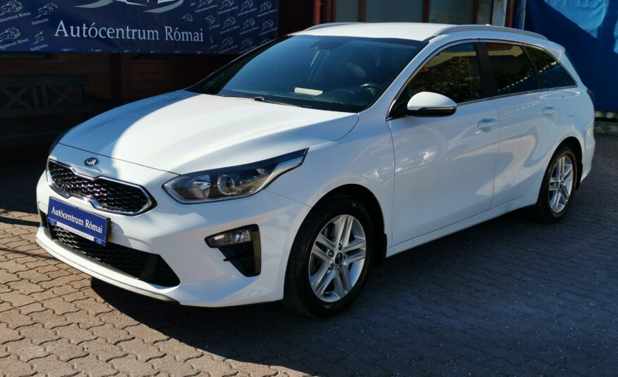 KIA CEE'D Ceed SW 1.6 CRDi HP Gold MO.-i. 1. Tulaj. Szervizkönyv! ÁFÁ-s! TEMPOMAT. KAMERA. ÜLÉSFŰTÉS