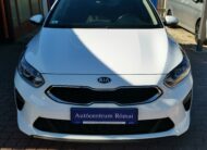 KIA CEE'D Ceed SW 1.6 CRDi HP Gold MO.-i. 1. Tulaj. Szervizkönyv! ÁFÁ-s! TEMPOMAT. KAMERA. ÜLÉSFŰTÉS