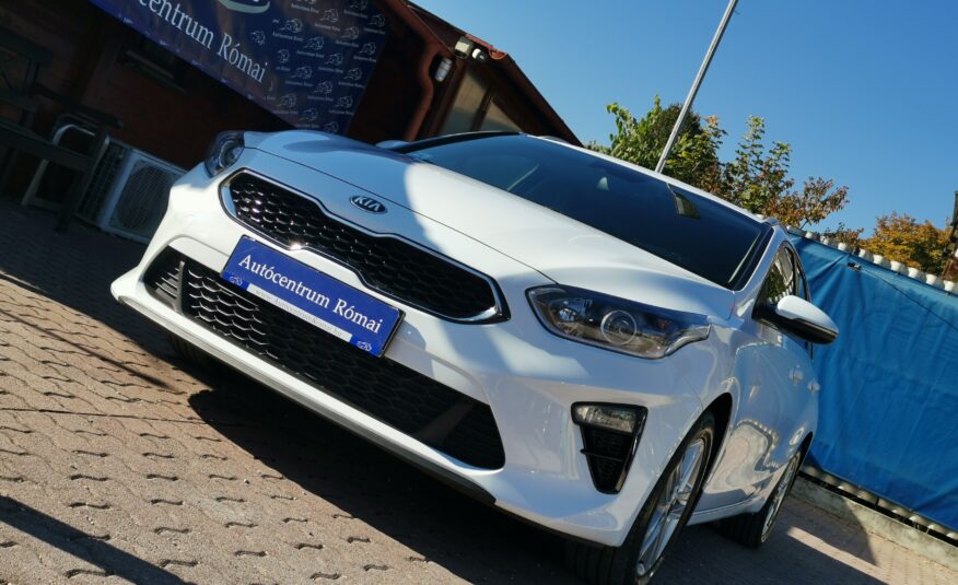 KIA CEE'D Ceed SW 1.6 CRDi HP Gold MO.-i. 1. Tulaj. Szervizkönyv! ÁFÁ-s! TEMPOMAT. KAMERA. ÜLÉSFŰTÉS