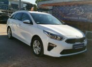 KIA CEE'D Ceed SW 1.6 CRDi HP Gold MO.-i. 1. Tulaj. Szervizkönyv! ÁFÁ-s! TEMPOMAT. KAMERA. ÜLÉSFŰTÉS