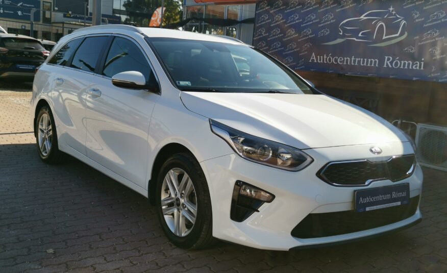 KIA CEE'D Ceed SW 1.6 CRDi HP Gold MO.-i. 1. Tulaj. Szervizkönyv! ÁFÁ-s! TEMPOMAT. KAMERA. ÜLÉSFŰTÉS