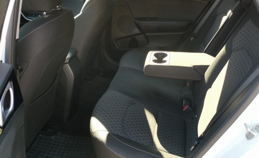 KIA CEE'D Ceed SW 1.6 CRDi HP Gold MO.-i. 1. Tulaj. Szervizkönyv! ÁFÁ-s! TEMPOMAT. KAMERA. ÜLÉSFŰTÉS