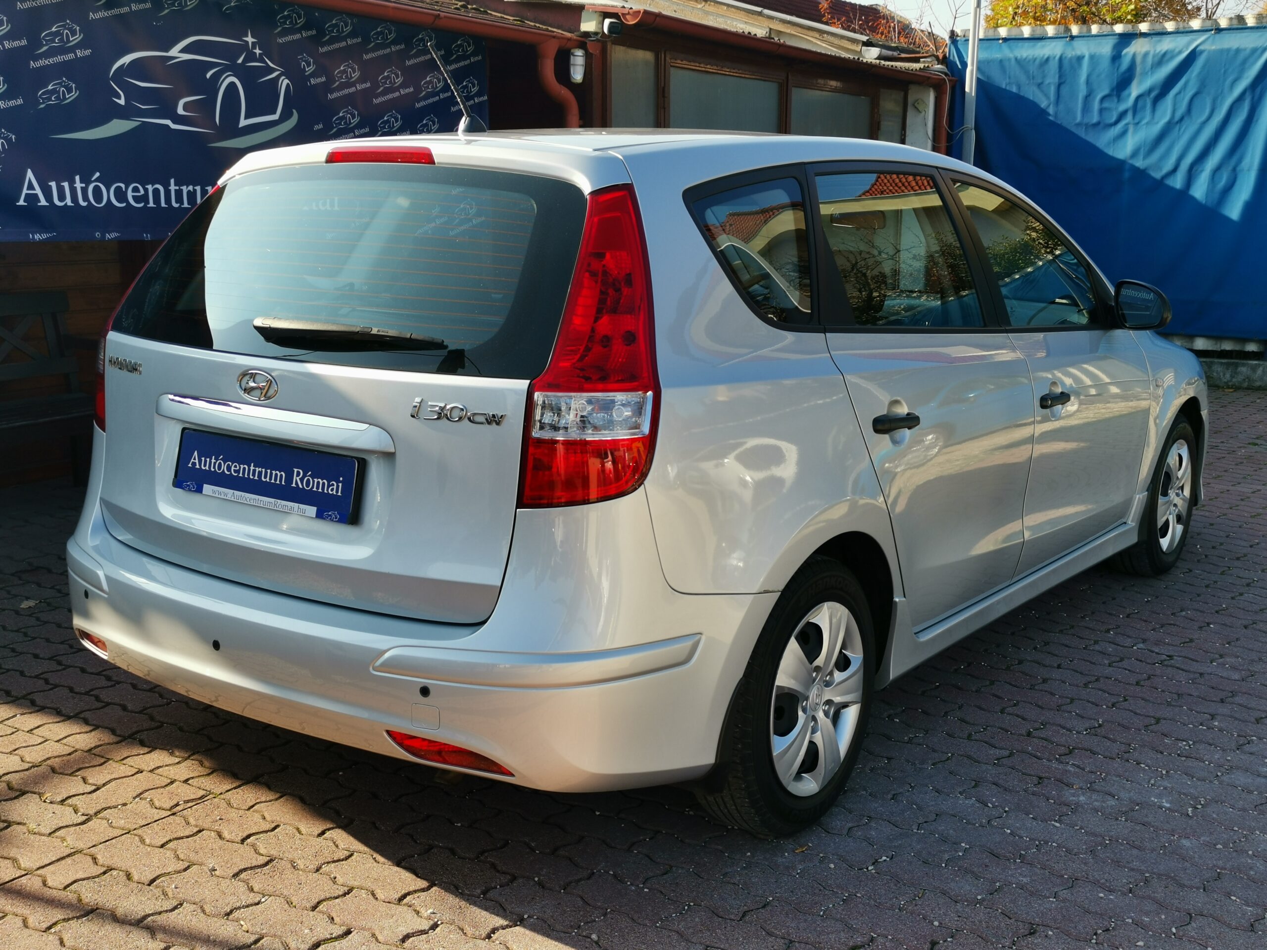 HYUNDAI I30 CW 1.4 DOHC Classic AC 85.000km! 1. Tulaj. KLÍMA. KÖDLÁMPA. PARKRADAR