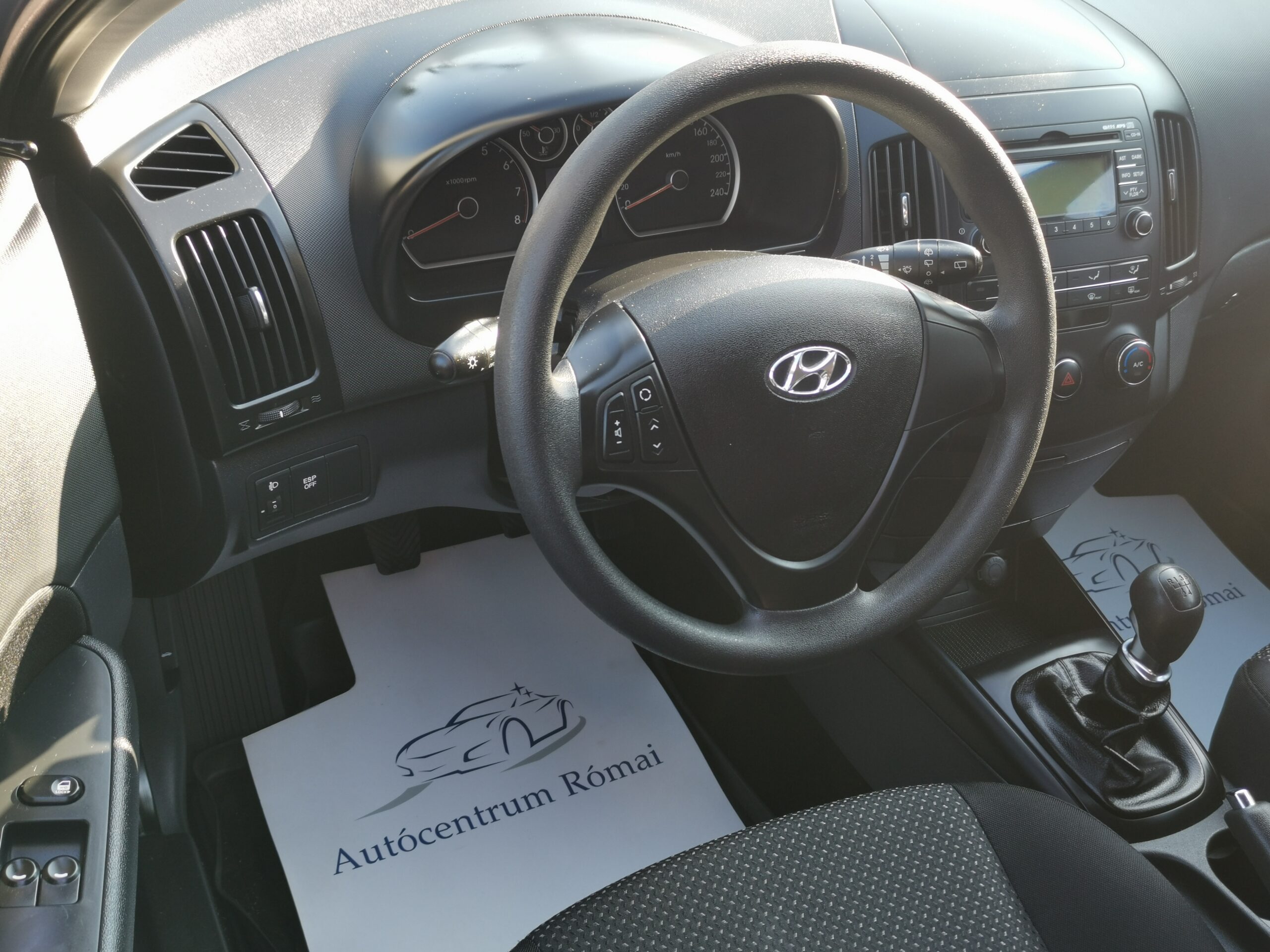 HYUNDAI I30 CW 1.4 DOHC Classic AC 85.000km! 1. Tulaj. KLÍMA. KÖDLÁMPA. PARKRADAR